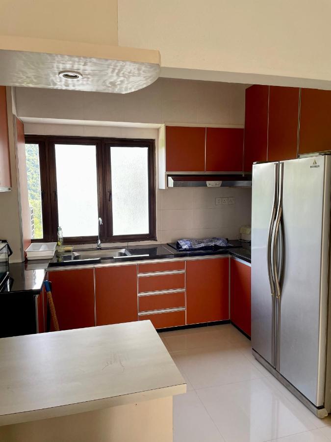 Ferienwohnung The Ferringhi Sea View At Sri Sayang Batu Feringgi Exterior foto