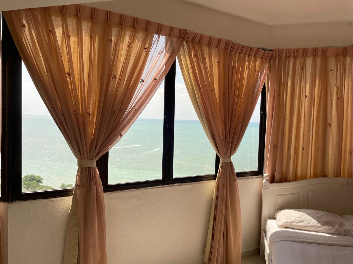 Ferienwohnung The Ferringhi Sea View At Sri Sayang Batu Feringgi Exterior foto
